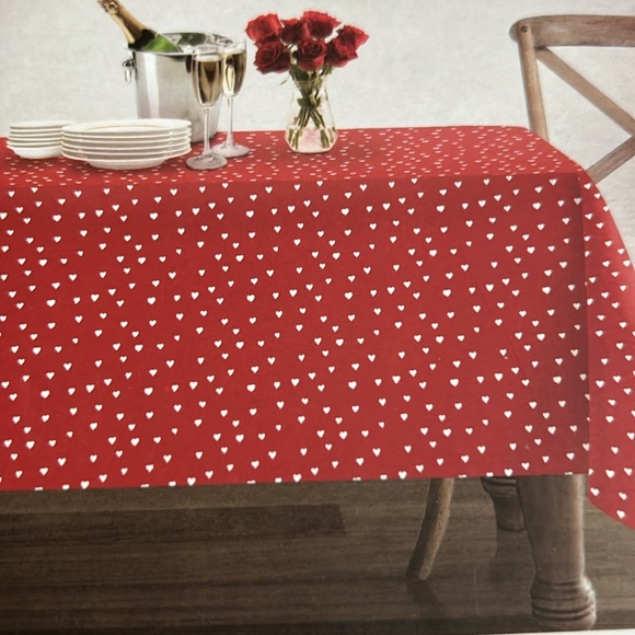 Envogue Tablecloth Valentines Day Hearts Red White New 60”x84” Round Cotton - Picture 2 of 2